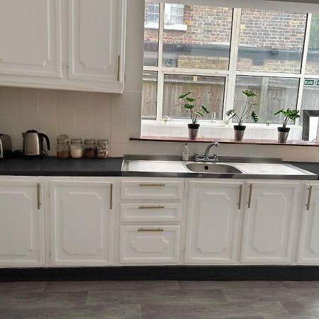 Balham, South London Spacious Guest House F2, 6 Rooms Available Exterior foto